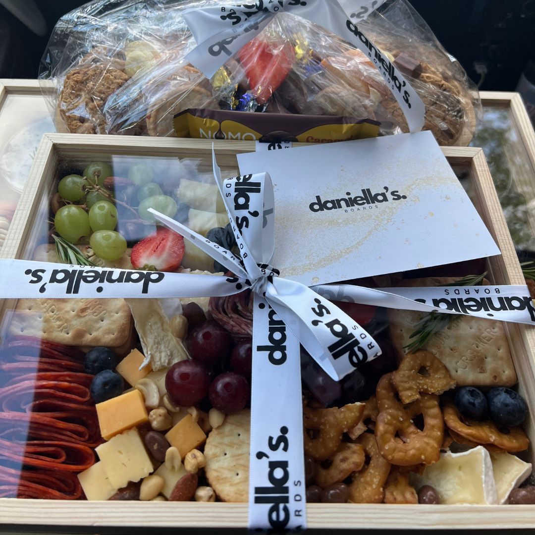 Large Charcuterie Board (4-6 People)